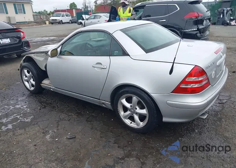 2001 Mercedes-Benz Slk 320 from USA, damaged, VIN WDBKK65F61F223014